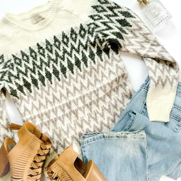 LOFT Sweaters - Ann Taylor loft fuzzy pullover sweater ❤️ (read description on sizing)